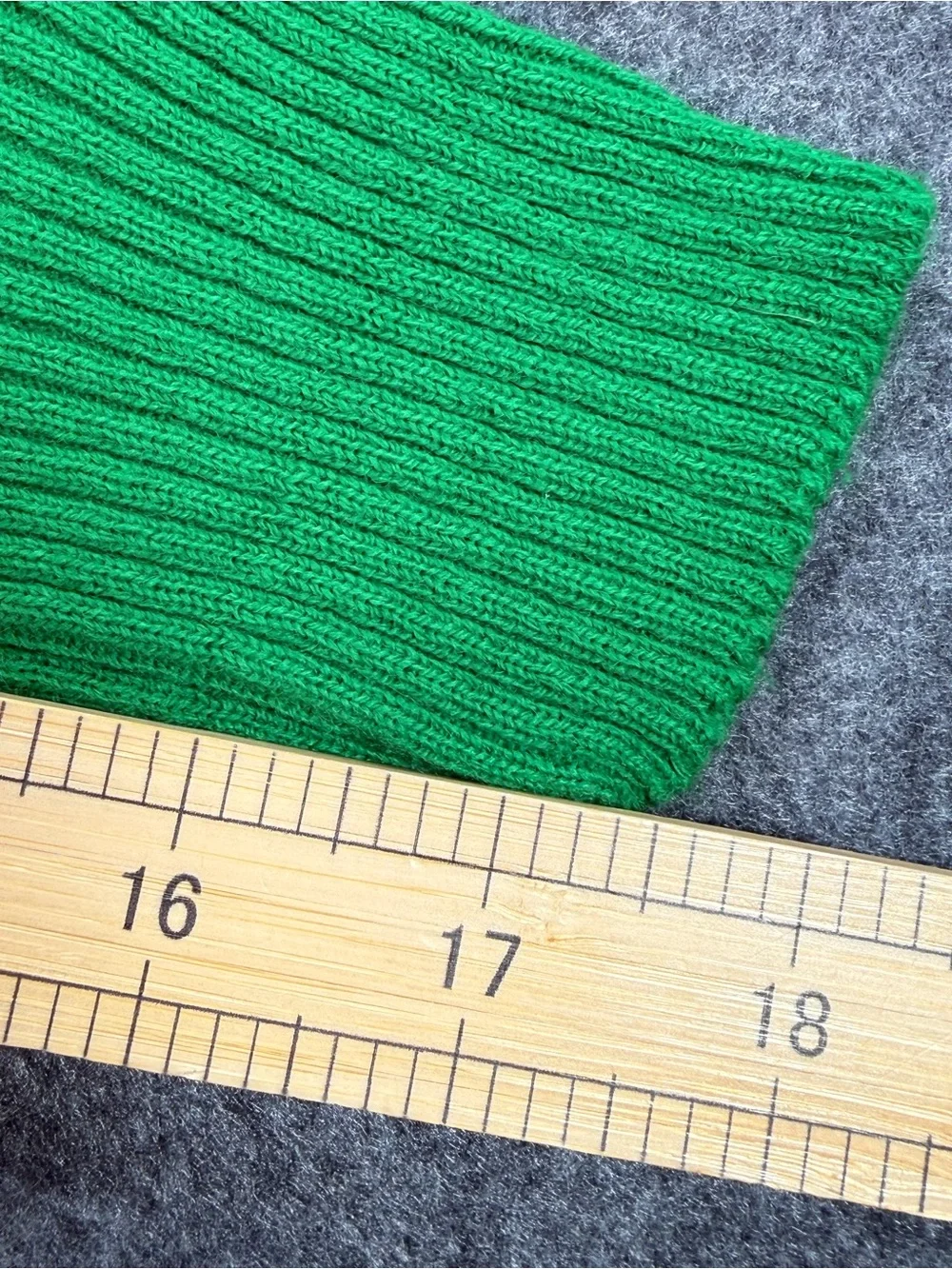 Vintage Blarney Castle Ireland Green V-Neck Shamrock Sweater Size S - Picture 13 of 13